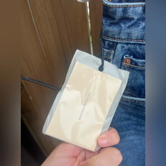 GRLFRND Highrise Cropped Jeans - Picture 4 of 8